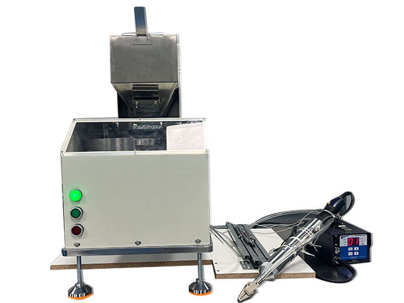Handheld screw feeder