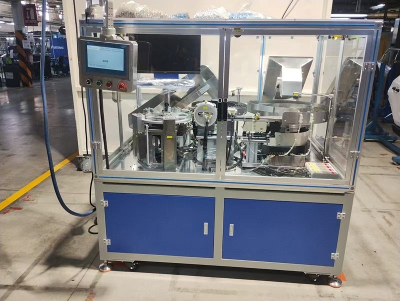 High end pin and washer assembly machine for automotive industry